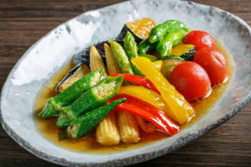 ロバート馬場、”味しみしみ”『野菜の南蛮漬け』の作り方を公開！超簡単「切って」「焼いて」「漬ける」だけで完成…主婦から絶賛の声「うどんや素麺にのせてもよさそう」「期待を裏切らないおいしいレシピ」