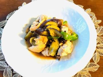 フライパン1つ、材料3つ、調味料4つで簡単「鶏肉・なす・ピーマンのオイスターソース炒め」