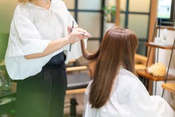 「昨日、髪を切りました」を英語で表すと？