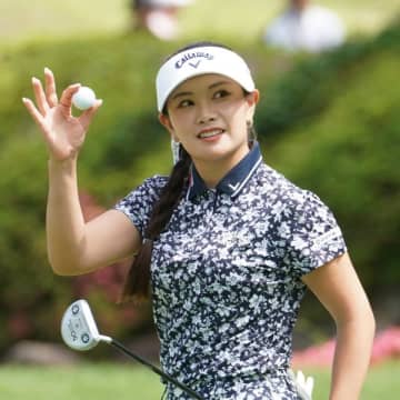 国内ゴルフ年間女王争いは佐久間朱莉vs河本結の一騎打ちか…残り16試合、両者の差は393P