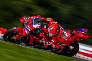 M.マルケスが後半戦初日を支配。新型エアロのKTMアコスタが2番手に／第13戦オーストリアGP