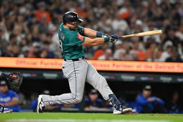 【MLB】本塁打王ローリー、殿堂入りレジェンドを超える“捕手史上2位”の46号アーチ　「OPS.696→1.028」急成長の右打席で記録更新