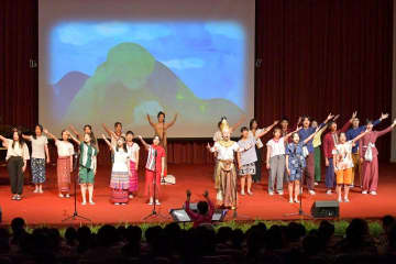 歌声　国境超えて　水戸児童合唱団タイ公演　劇披露、少数民族と競演　茨城