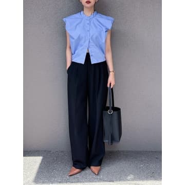 おしゃれさんの真似すれば夏でも重たく見えない！黒ワイドパンツのお手本コーデ術