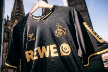 クラブ創設77年のケルン、777周年を迎える「ケルン大聖堂」をモチーフにしたブラック×ゴールドの3rdユニフォームを発表