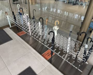 フェイクの傘？あなたは見抜けるか？豊田市博物館にある不思議な傘立ての秘密が話題に！からくりに気づくと二度見必至