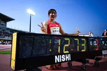 女子100m障害・福部真子がV＆世陸代表有力！　12秒73で参加標準ジャスト突破、他選手から祝福され歓喜