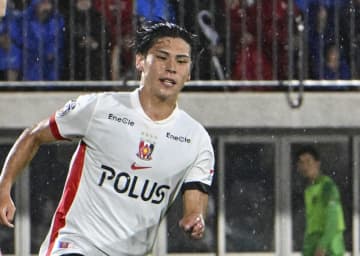 【浦和】小森飛絢が公式戦3試合連続ゴール! 名古屋から先制弾、最近5戦5発…しかし負傷交代に