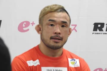 「こんな演説するために格闘家になったんじゃない」RIZINフライ級T出場の扇久保が選挙運動「ノリノリやないか」