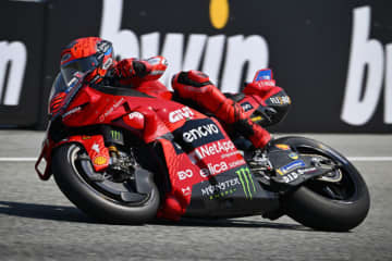 スプリントはM.マルケスが制す。KTMアコスタが2連続トップ3入り／第13戦オーストリアGP