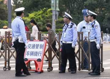 中国、軍事パレードの準備　北京に戦車とみられる車列