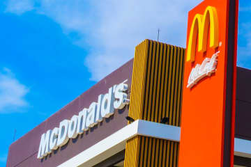 マクドナルドが『ポケモン第2弾（ポケカなし）』を実施 3セットまでとするもネットでコメント殺到「ポケモンカードがなければ何も起きないだろ。何考えてるのかわからん」「ポケカがないから転売ヤーがこなかったのに、これで問題を抑えられました！とか言うのか？」