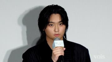 奥平大兼「怖かった」泳ぎ苦手も海で奮闘、竹野内豊＆玉木宏が称える