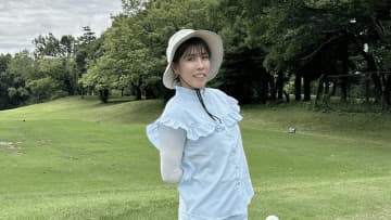 吉田沙保里の「バブちゃんスタイル」ウェアにファン絶賛「バブみがすごい」「お足が綺麗！」