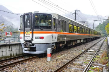 秘境駅や景勝地を巡る「飯田線秘境駅号」10･11月運行 今年は伊那谷の地酒も楽しむ特別列車も！