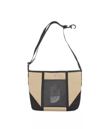 【THE NORTH FACE】ロゴがアクセント！ シンプルなのに“こなれる”「カジュアルバッグ」