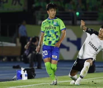 19歳のドリブラーが湘南の希望となるか。どんな状況でも臆せず仕掛ける石橋瀬凪の強心臓ぶり「チームの状況はメンタルに影響しません」