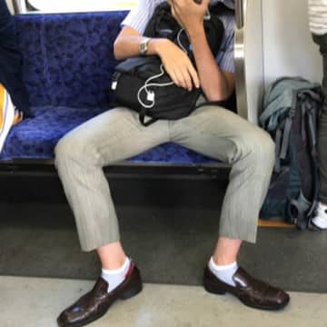 アナタは大丈夫？映画館・電車でのマナー違反…“自己チュー度”をセルフ診断でチェック！