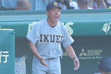 【甲子園】「1、2年生が二遊間に入る守備力では一歩及ばなかった」須江監督の言葉から見えた仙台育英の“限界”と“反撃の予感”＜SLUGGER＞