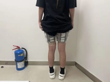 マカオ税関、着衣の下に隠す手口の密輸出事案を10日間で7件摘発