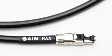 【ミニレビュー】エイム電子のフラグシップLANケーブル「NAX」。エネルギー感が増大し声質も濃密に