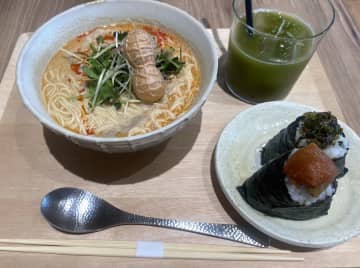 【千葉駅】絶品濃厚！ピーナッツ豆乳担々麺で夏バテ知らずの“千葉ごはん”ペリエマルシェ＆ゴハン