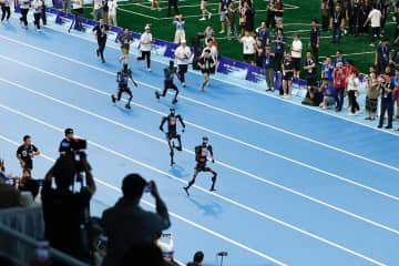 人型ロボット史上初、100メートル“自走選手”が誕生―中国