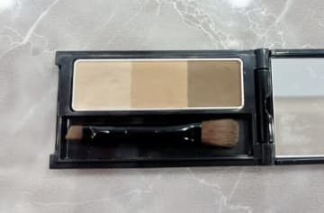 なんか顔が古いかもと思ったら見直しドキ！直すべきアイブロウアイテムの使い方3つ