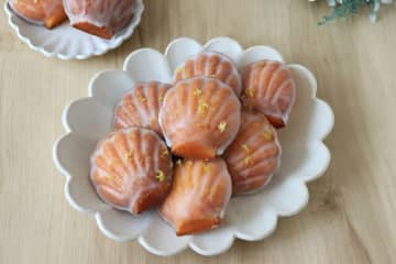 甘酸っぱくて爽やか！外はシャリっと中はしっとり♡簡単レモンマドレーヌのレシピ