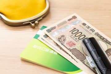 子が成人し、子ども名義で「500万円」入っている通帳を渡しました。夫が「贈与税がかかるのでは」というのですが、申告しなければ大丈夫ですよね？