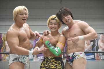 【DDT】東西全面対抗戦は西軍が勝利！殊勲の須見和馬が「いつどこ挑戦権」を獲得し、津での凱旋大会開催を熱望！