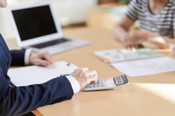 親から相続した土地の「名義変更」で600万円の争いに…兄から「代償金を一括で払って」と言われたけど、今すぐ支払えない！どうしたらいい？