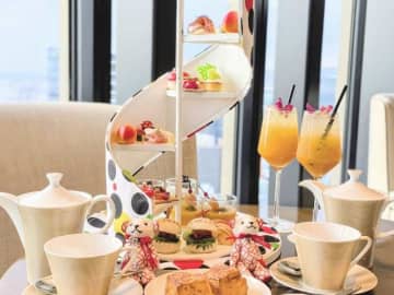 レトロポップなドット柄に注目!コンラッド大阪｢ドットフル･サマー アフタヌーンティー｣