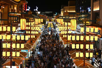 「夜間経済」が観光市場に活力　中国・敦煌市