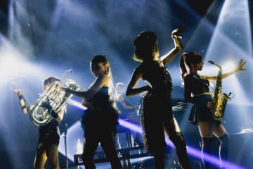 “ブラス×アイドル”を融合したCiON、Zeppワンマンのレポート到着　対バンツアー＆メジャー2nd SGリリースも決定