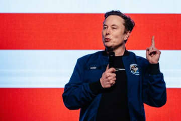 イーロン・マスクに「死んだ」と言われたトランスジェンダーの子ども、東京でどう反応したか明かす