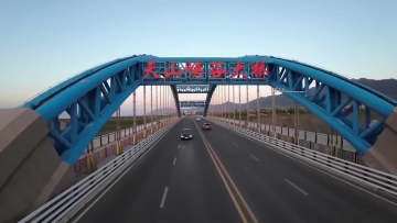 中国新疆でドライブ旅行が人気　陸送サービスも後押し