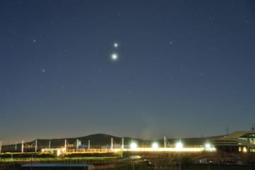 中国の写真愛好家が捉えた金星・木星大接近