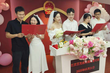 中国、結婚が10万9千組増加　出生数回復の期待も