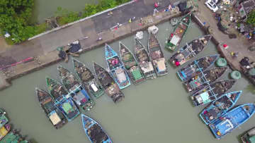 夏季休漁明けも熱帯低気圧発生で出港見合わせ　中国海南省