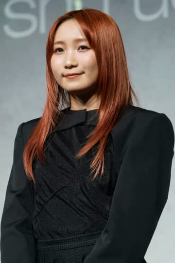 「最高です！！！」YOASOBIが世界的歌姫と3ショット→「大好きな二組の共演」「めちゃくちゃかっこいい」