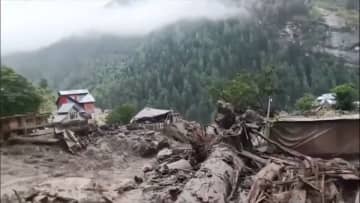 「まるで世界の終わり」パキスタンで豪雨被害…300人以上死亡　インドの山間部でも大規模な洪水で少なくとも61人が死亡