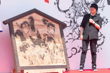 「真・侍伝 YAIBA」青山剛昌が3日間かけて書き上げた大絵馬を奉納！「200年経った時に、令和の時代を象徴する世相の絵として」東京・浅草寺イベントレポ