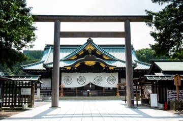藤岡弘 政治家の『靖国神社参拝』について持論『この国のために命を捧げ、死んでいった人の魂に手を合わせることに対し、なんらやましいことはない』と語り話題に ネットで「靖國さんは祈りの場」「両親や祖先に感謝するお墓参りの気持ちと同じ」の声