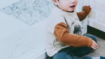 「病院の中で泣き叫び続ける3歳息子。周りの人が迷惑そうにしている中、通院してきたお爺さんが...」（愛知県・30代女性）