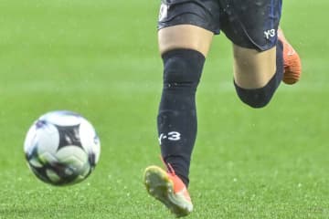 長谷川唯の後継者“なでしこ18歳”天才MFの｢ノートラップランニングボレー隼シュート｣に称賛！ 高難易度のハーフボレー弾に｢鳥肌たった！｣