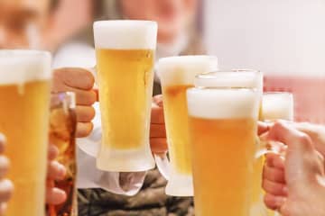【2025けやきひろば秋のビール祭り】イベント限定ビールも！400種類以上のクラフトビールが集結
