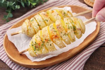 すげぇええ！！もうお祭りじゃん！自宅屋台がとまらない「トルネードポテト」意外と簡単衝撃のレシピ！