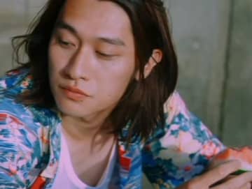 グソクムズ「それは恋に違いない」MVに出演している男性は?