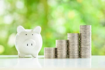 40代ですが、ねんきん定期便の受給見込額は「年額約100万円（月額約8万円）」でした。老後を乗り切れる気がしないのですが、もう金額は増やせないのでしょうか？